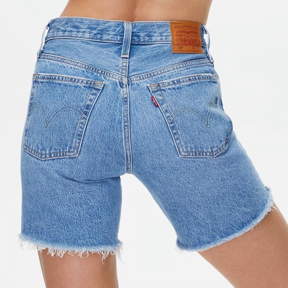 Levi’s Mid Length 501 Shorts - Picture 2 of 5